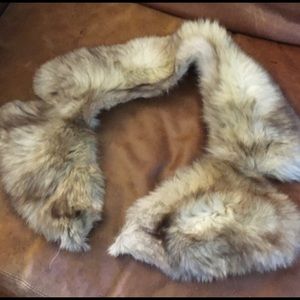 Fox Collar. Paid $250 selling for $50